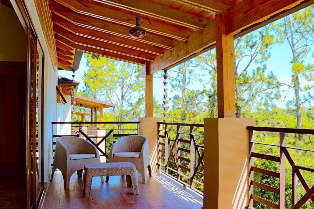 Jarabacoa Villas With Private Pool And Parking Exterior photo